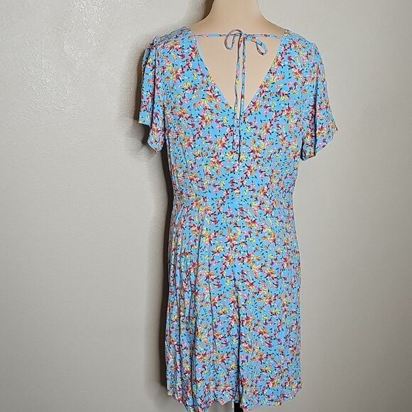LOFT Blue Floral Flutter Sleeve Dress 8 - Picture 5 of 9
